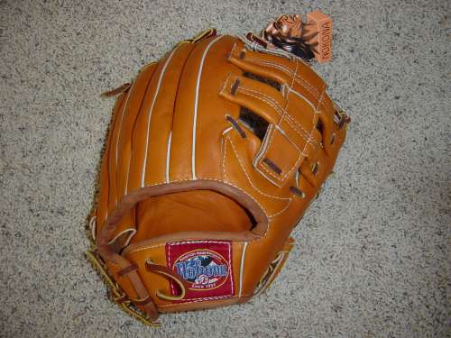 Minnie Minoso Nokona F100 Back